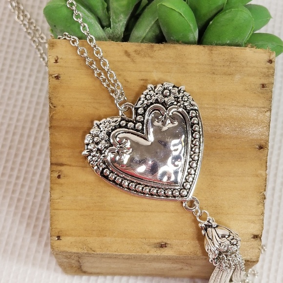 Antique Silver-tone Heart Tassel Necklace Set 3042 - Picture 3 of 6